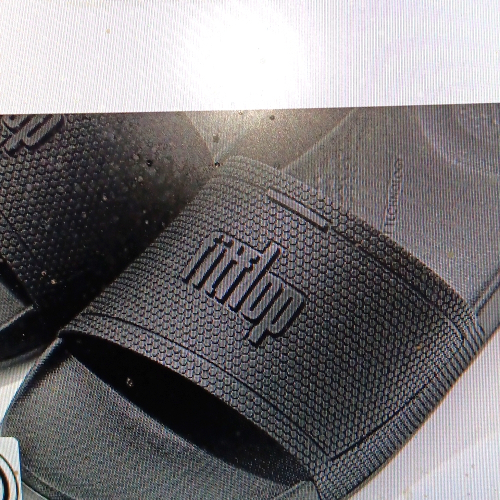 FITFLOP iQushion pool slides